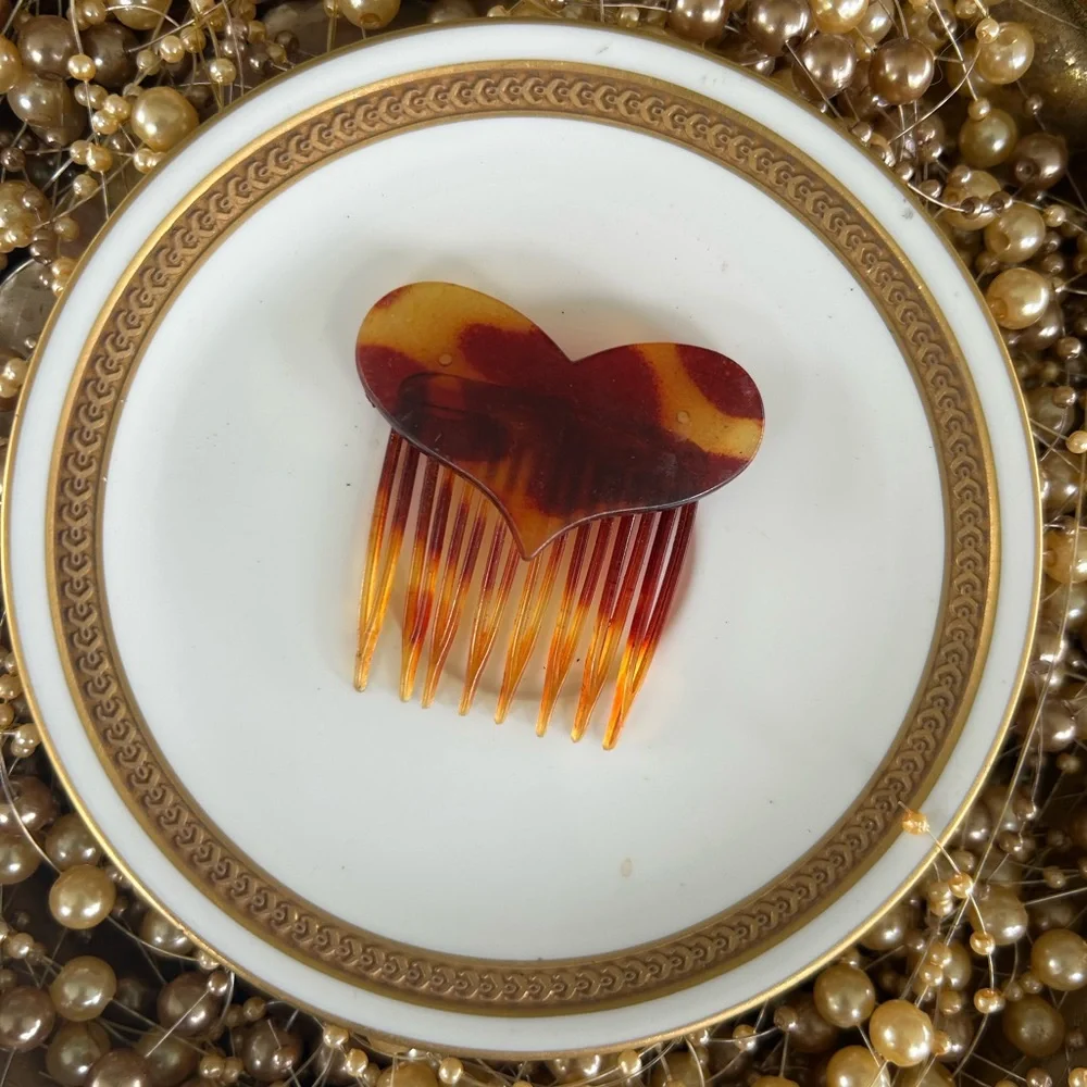 Vintage Heart-Shaped Tortoiseshell Hair Comb